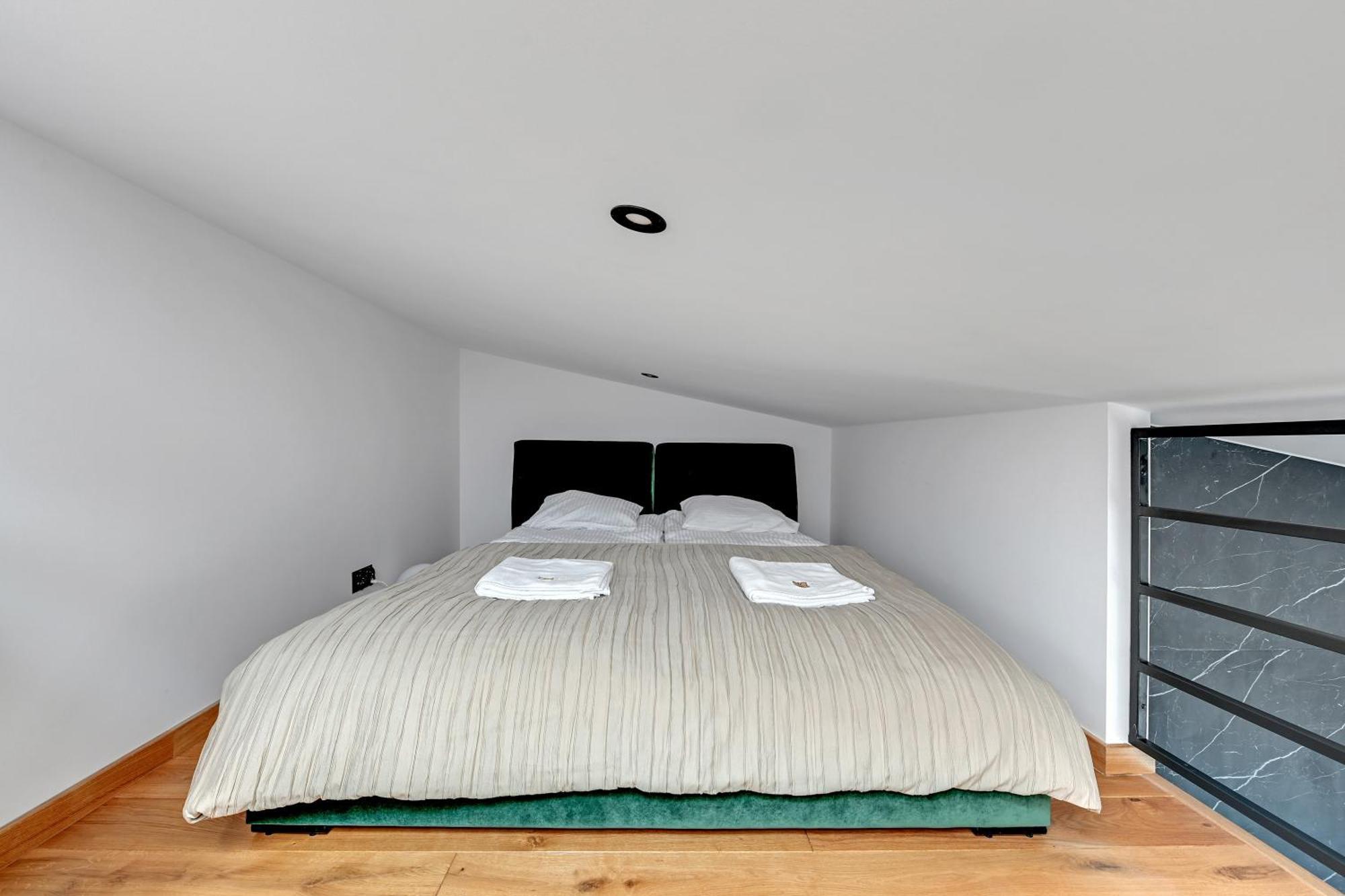 Dr - Side Apartament